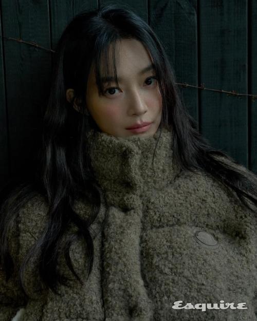 Shin Min Ah Membantah Kabar Hamil Setelah Mengumumkan Pernikahan